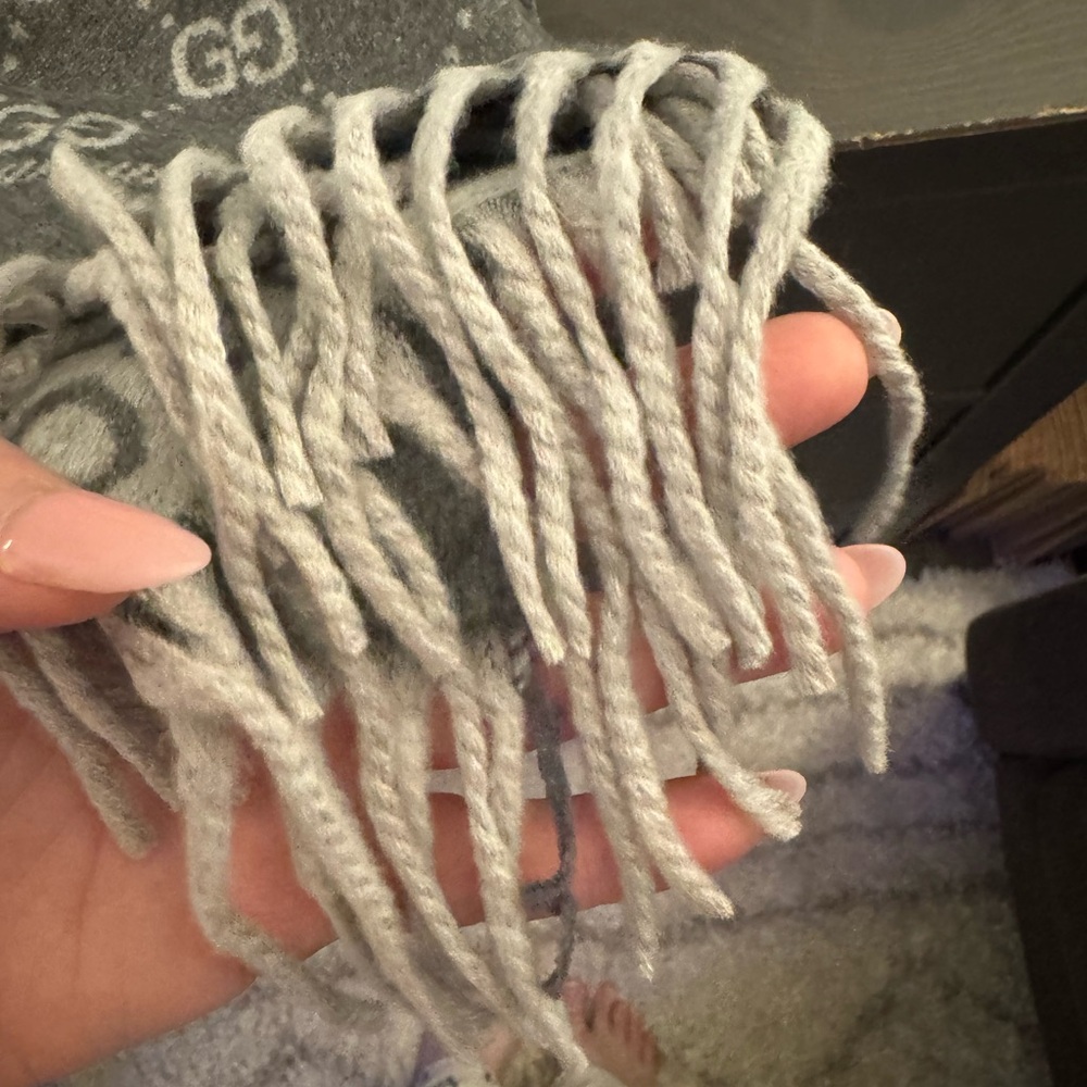 Gucci Light Gray GG Patterned Scarf - Picture 9 of 10